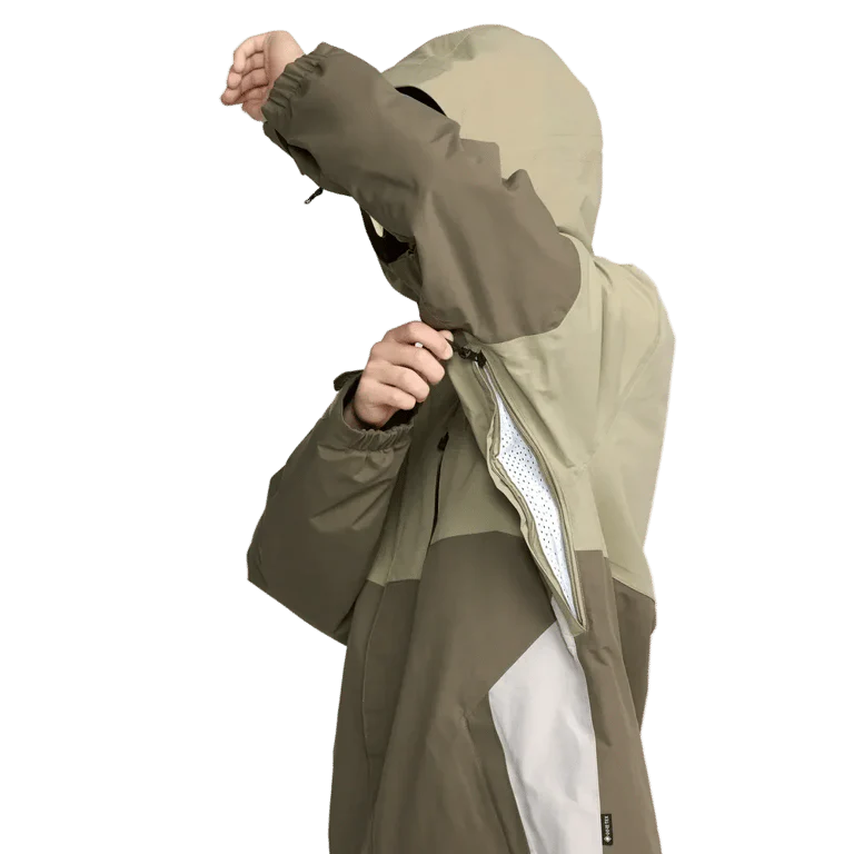 L Gore-Tex Snowboard Jacket - Image 9